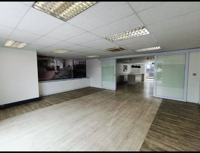 BUSINESS PROPERTY TO RENT IN BRYANSTON